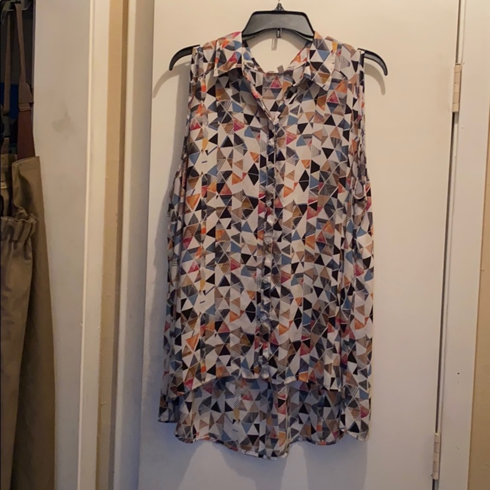 Women’s Sleeveless dress shirt
